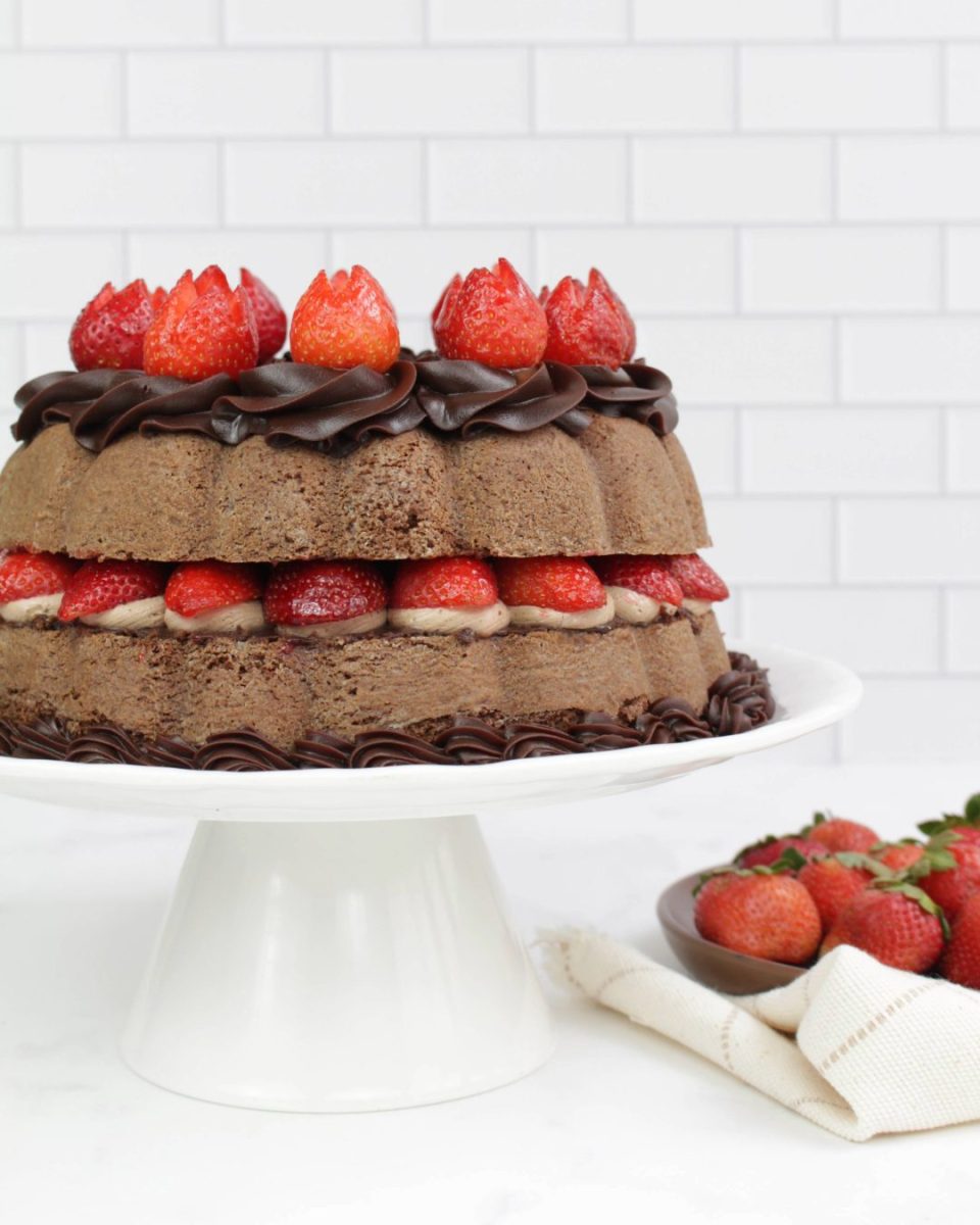 rosca-de-chocolate-con-fresas